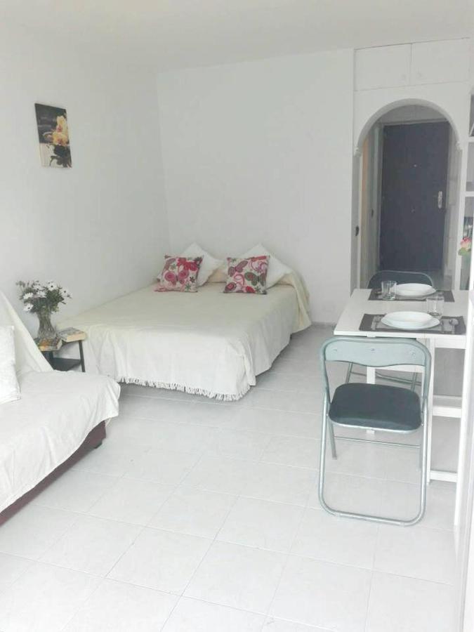 Comfortable Studio With Sea View In Benalmadena 30 M² Pool Buitenkant foto