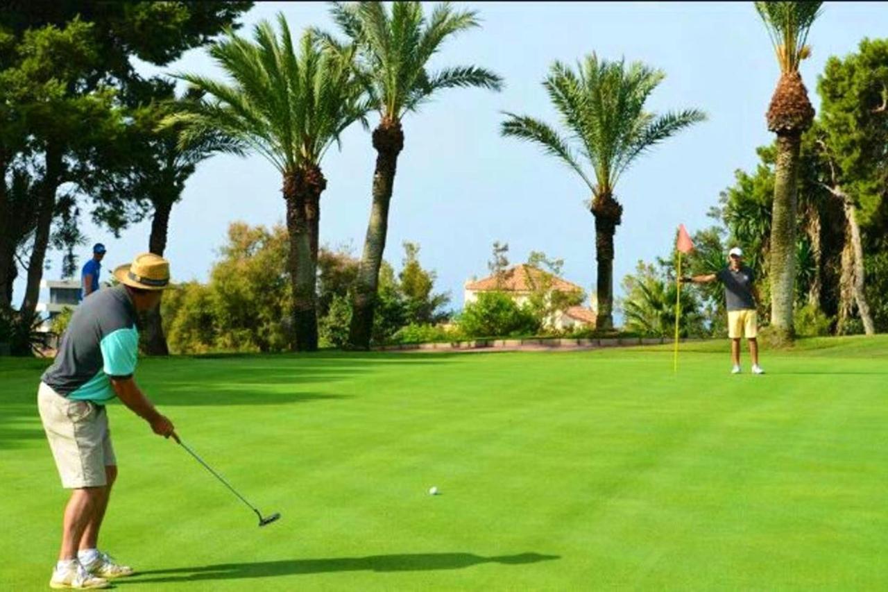 Comfortable Studio With Sea View In Benalmadena 30 M² Pool Buitenkant foto
